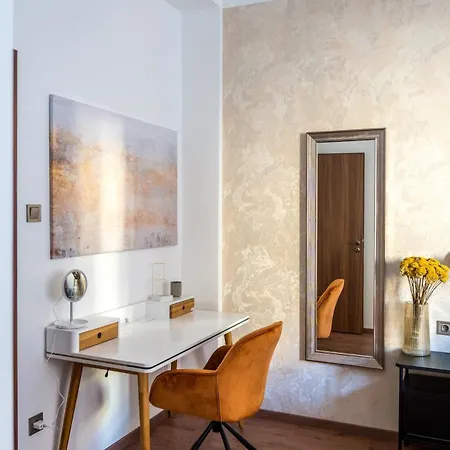 Fourseasons Lux By Nw * Budapest