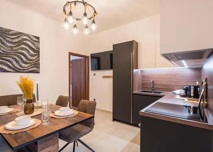 Fourseasons Lux By Nw *